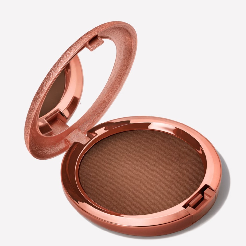 MAC Cosmetics SkinFinish Sunstruck Matte Bronzer Matte Richer Golden.